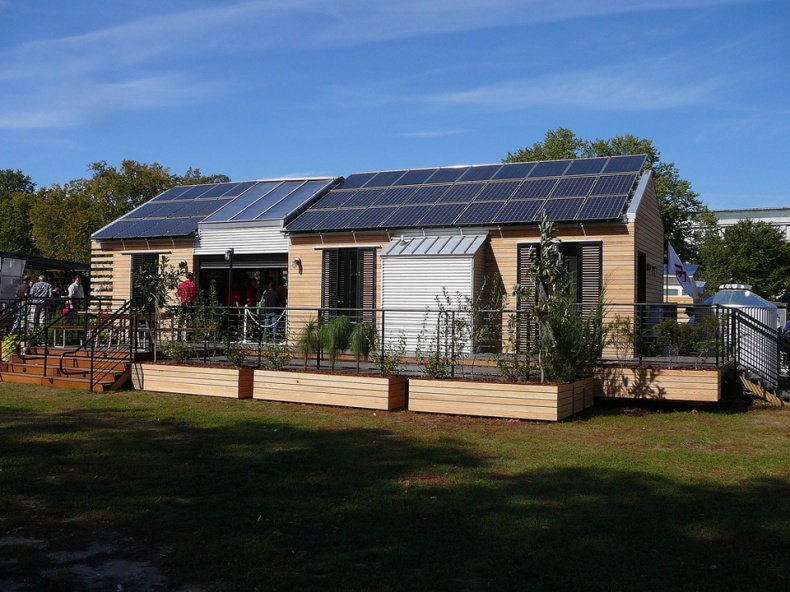 Solar House by krossbow