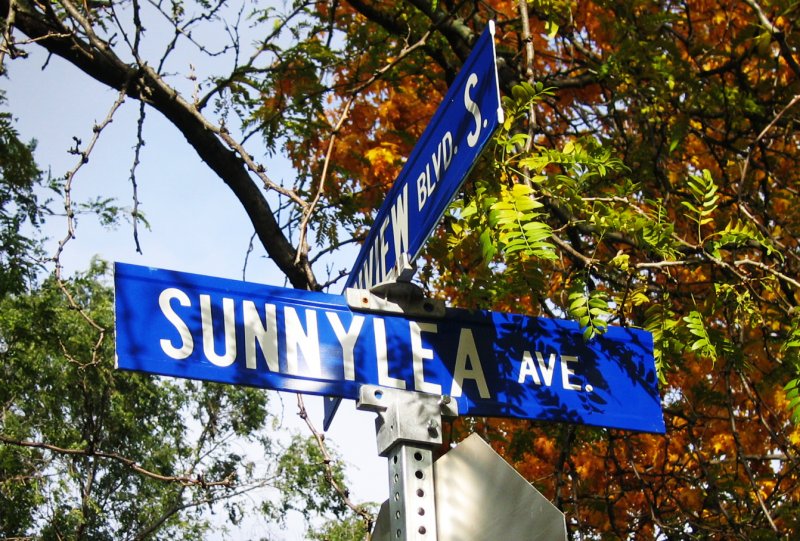 Sunnylea/Sunnylea Avenue - Grenview Boulevard