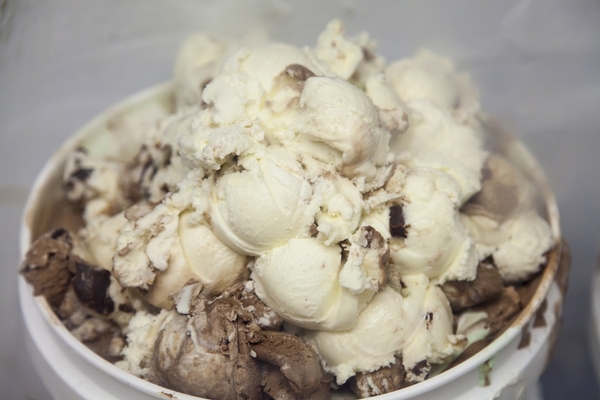 vanilla chocolate ice cream