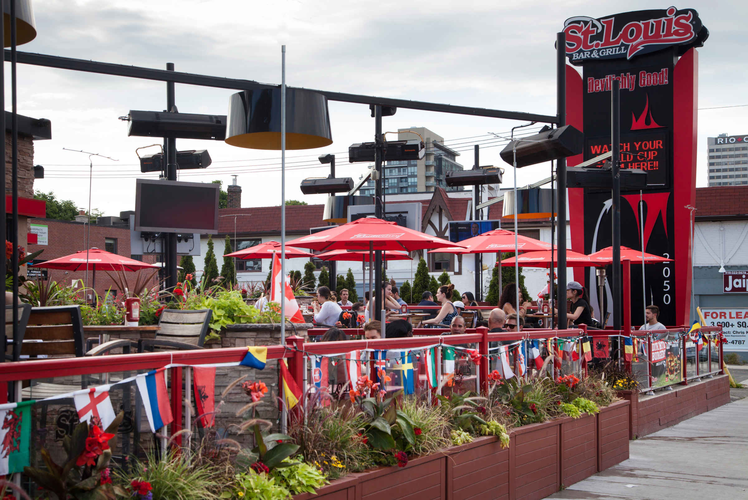 Davisville Village The Julie Kinnear Team of Toronto Real Estate Agents