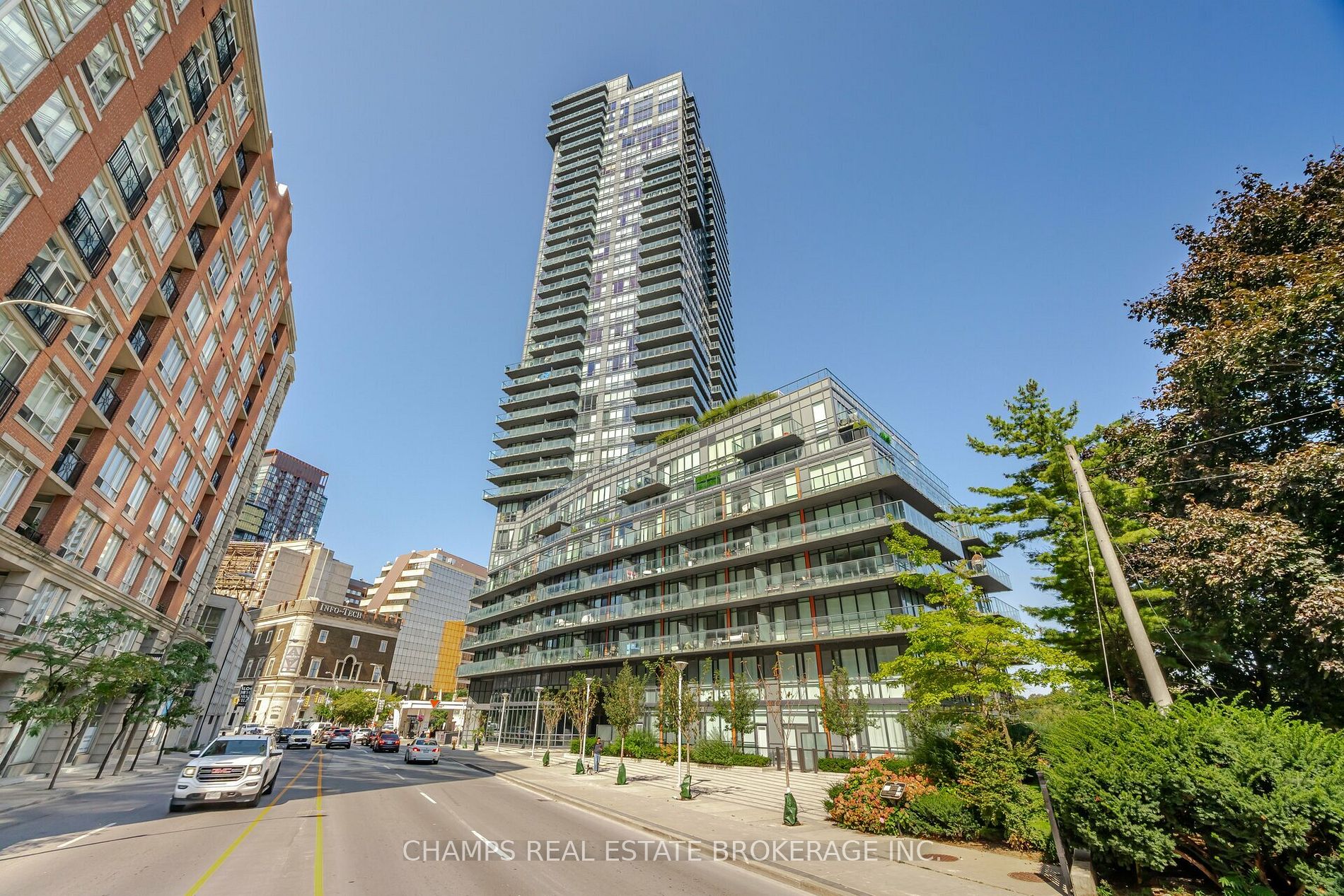 825 Church St #105 - Toronto C09 - Rosedale-Moore Park