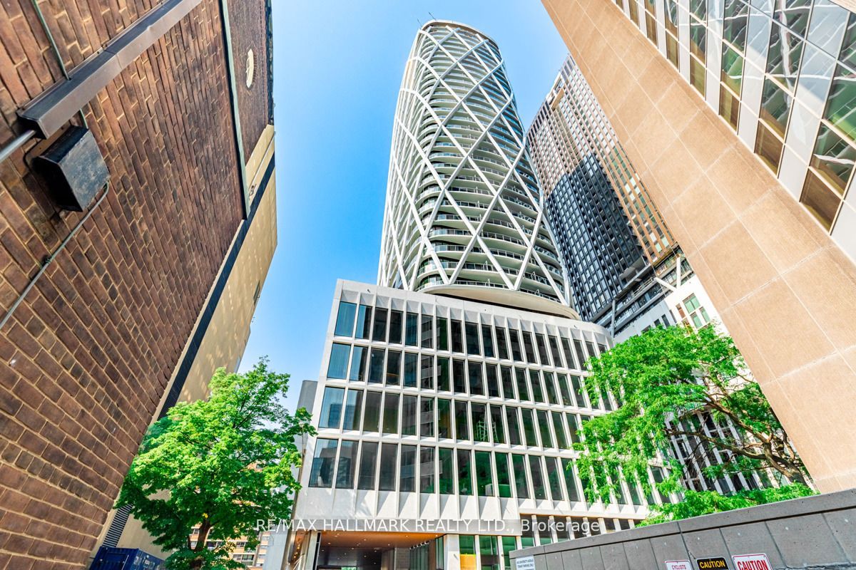 230 Simcoe St #2411 - Toronto C01 - Kensington-Chinatown