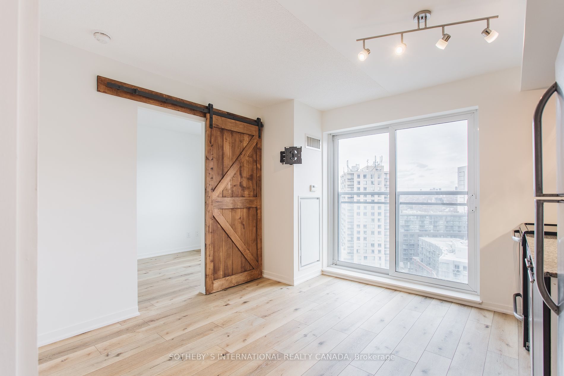 38 Joe Shuster Way #1619 - Toronto C01 - Niagara
