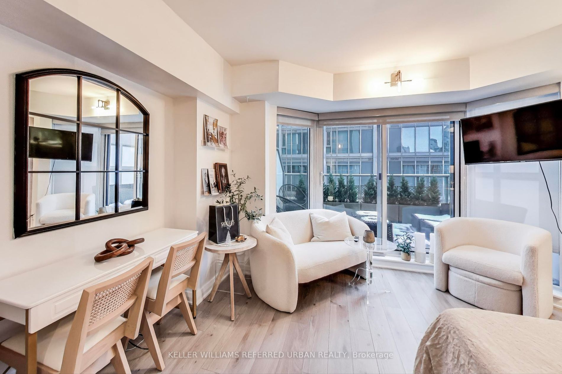 155 Yorkville Ave #413 - Toronto C02 - Annex