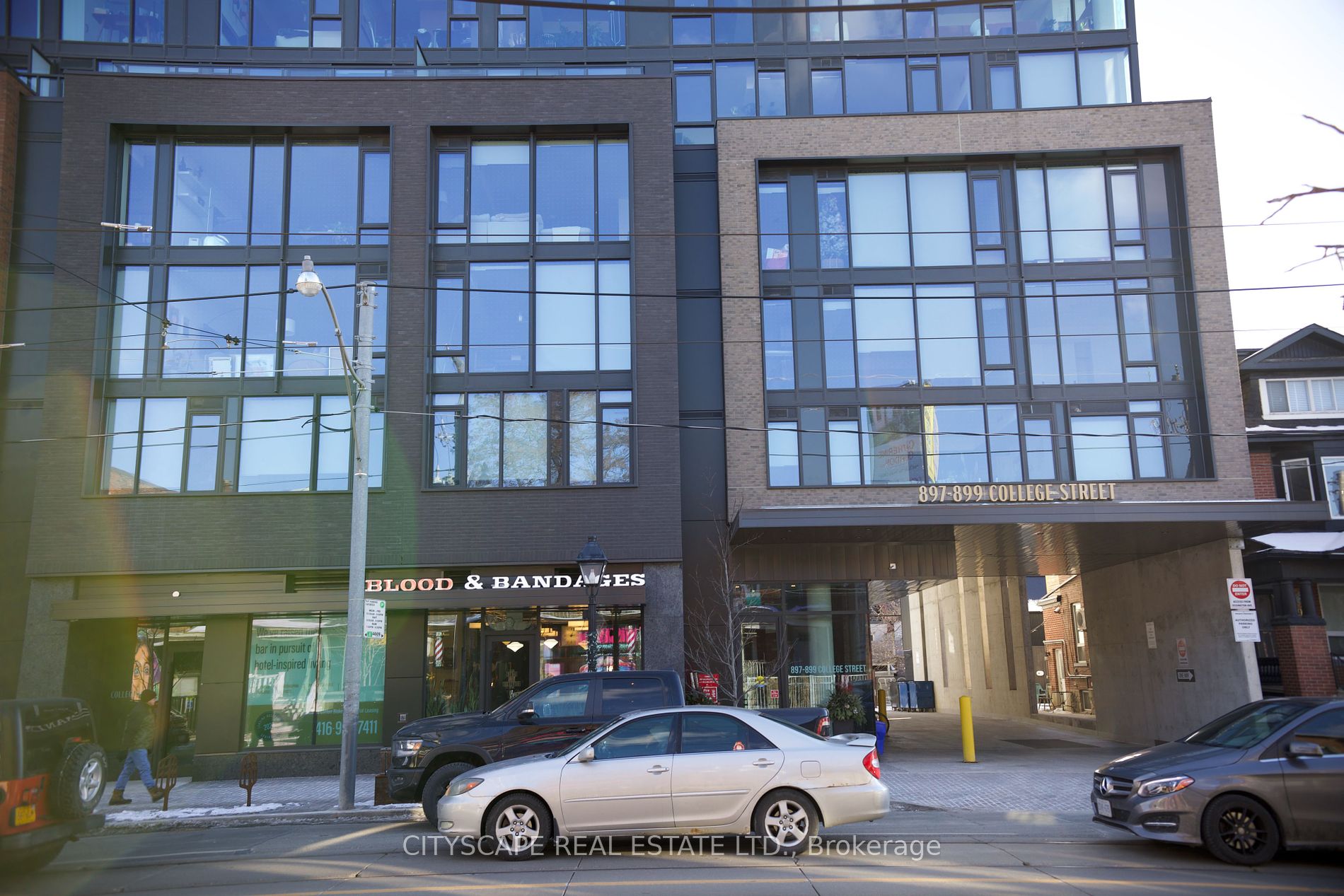 899 College St #618 - Toronto C01 - Palmerston-Little Italy