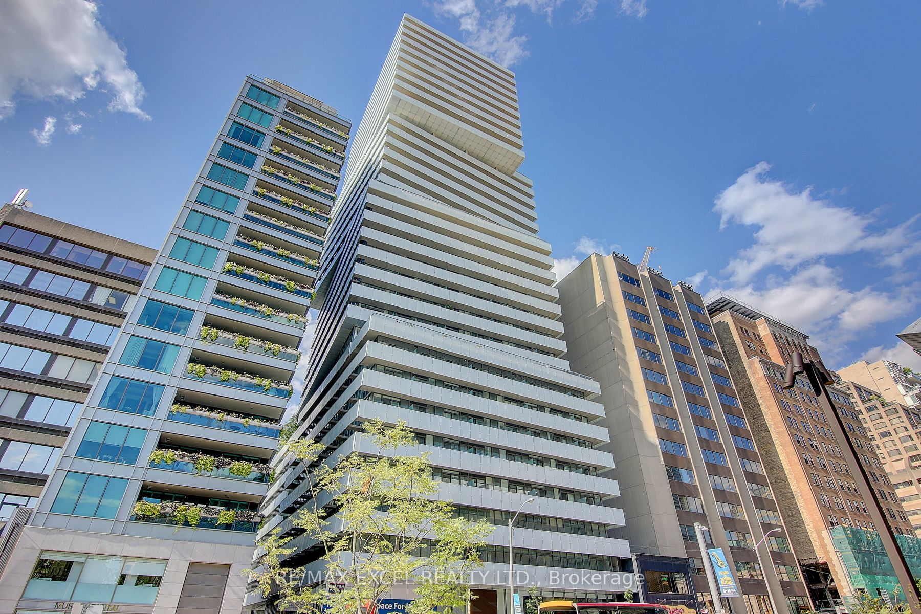 200 Bloor St #2201 - Toronto C02 - Annex
