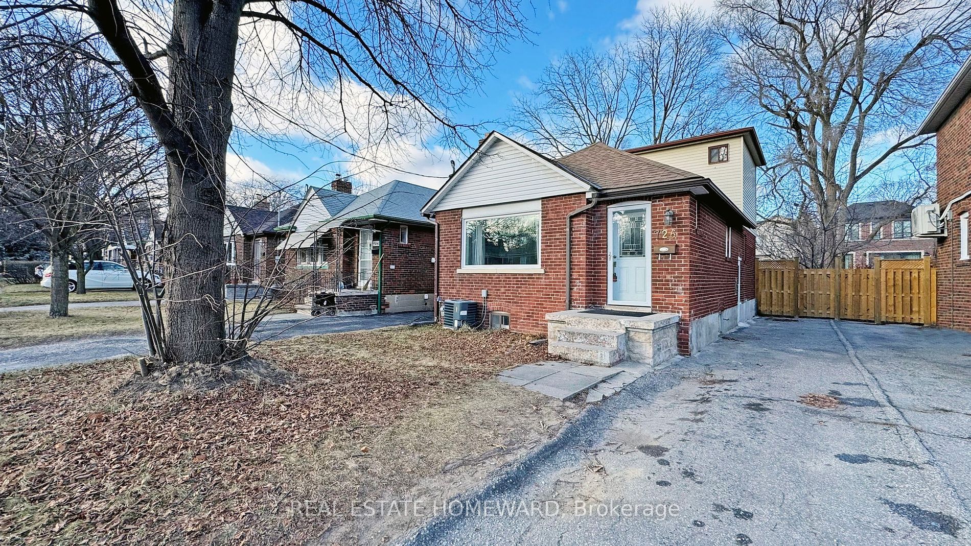 726 Eglinton Ave - Toronto C11 - Leaside