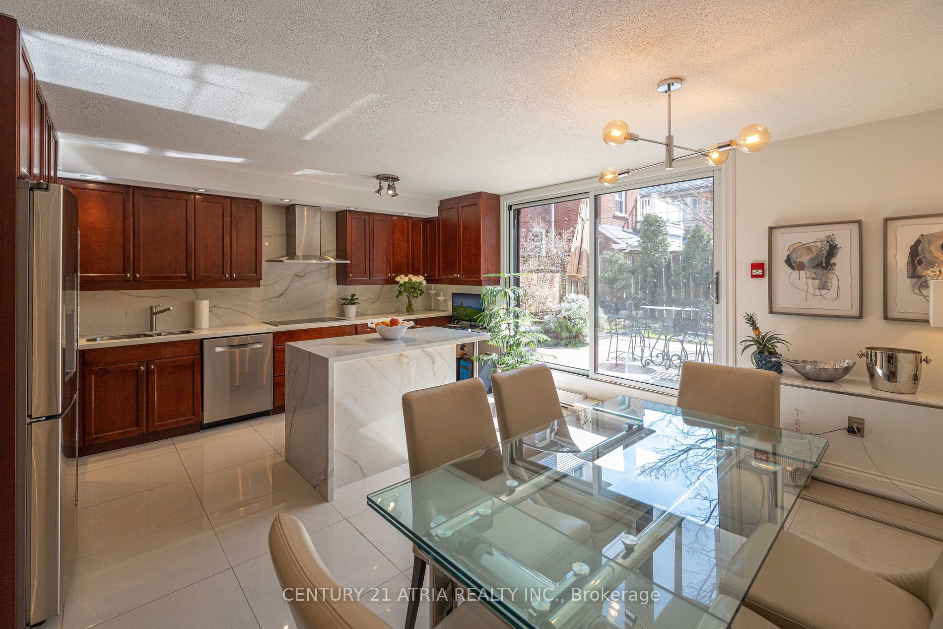 28 Admiral Rd #TH4 - Toronto C02 - Annex