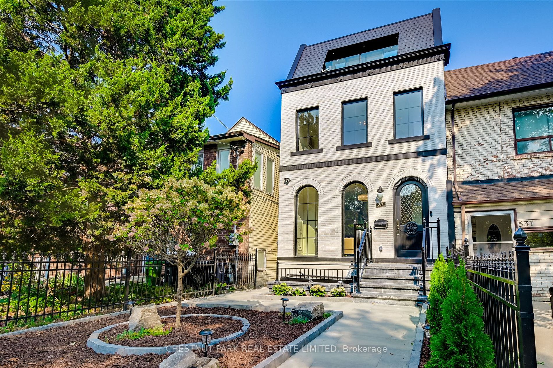 539 Crawford St - Toronto C01 - Palmerston-Little Italy