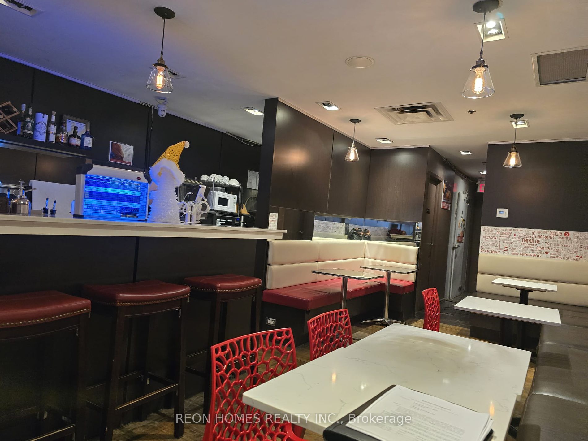 114 Cumberland St - Toronto C02 - Annex