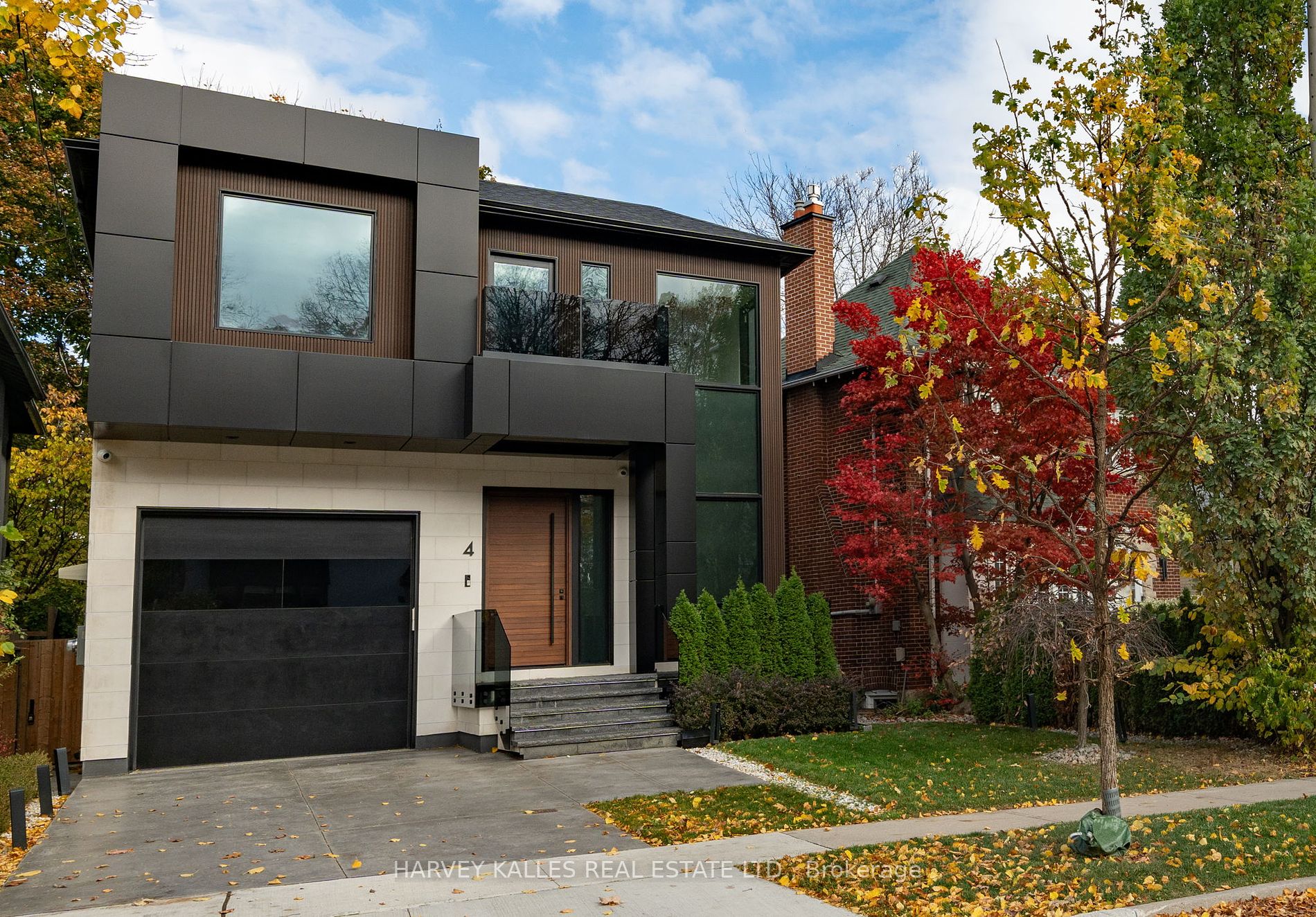 4 Douglas Cres - Toronto C11 - Leaside