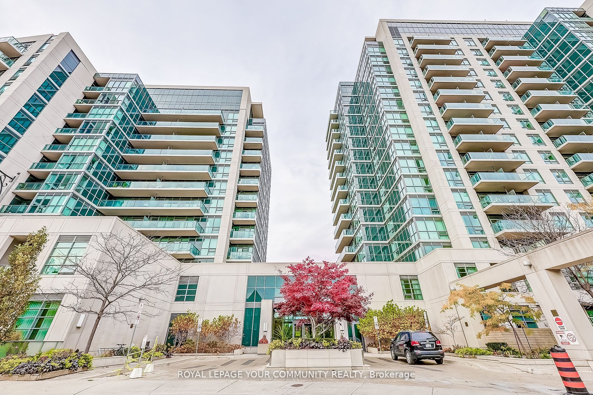 35 Brian Peck Cres #807 - Toronto C11 - Leaside