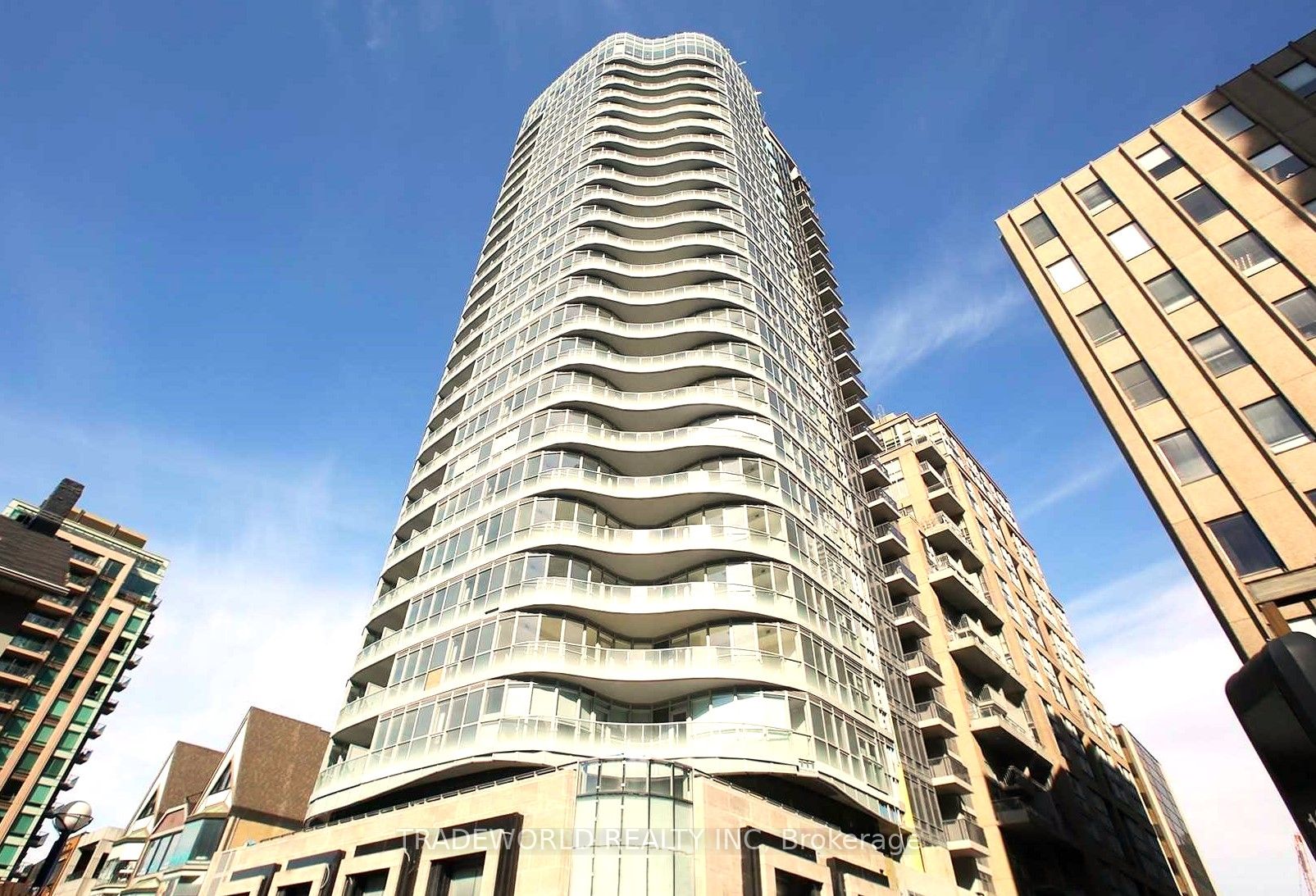 88 Cumberland St #902 - Toronto C02 - Annex