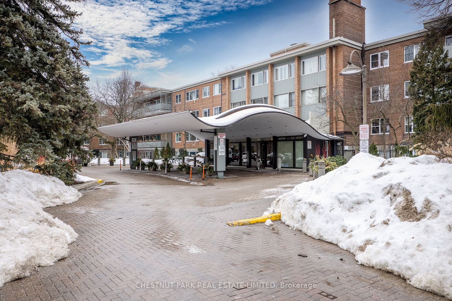 21 Dale Ave #704 - Toronto C09 - Rosedale-Moore Park