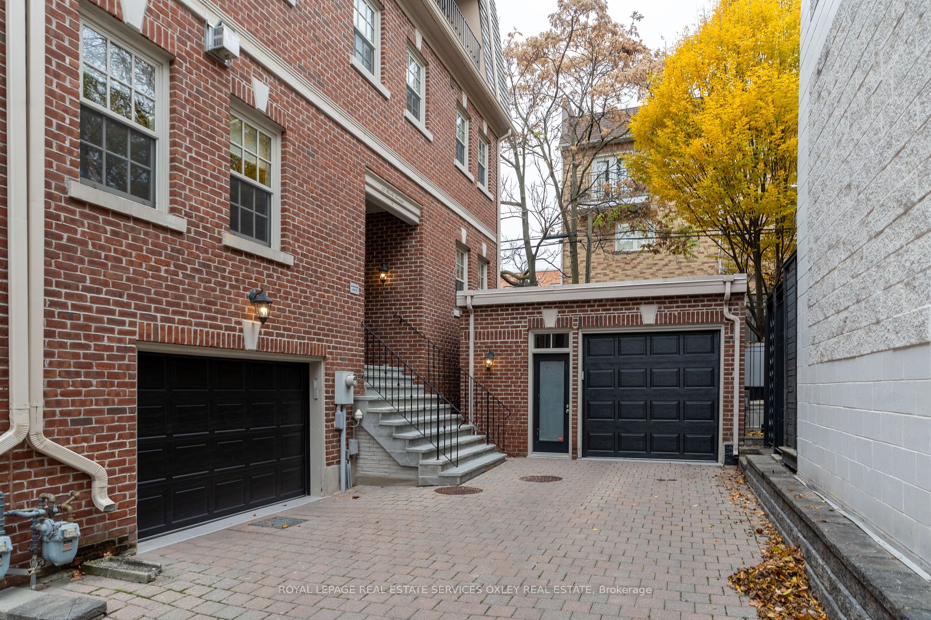 22 Birch Ave #Th D - Toronto C02 - Yonge-St. Clair