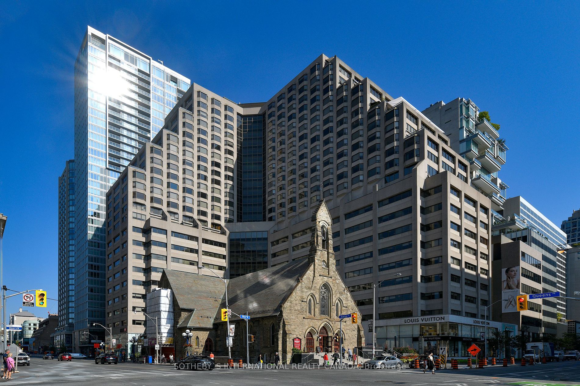 175 Cumberland St #1711 - Toronto C02 - Annex
