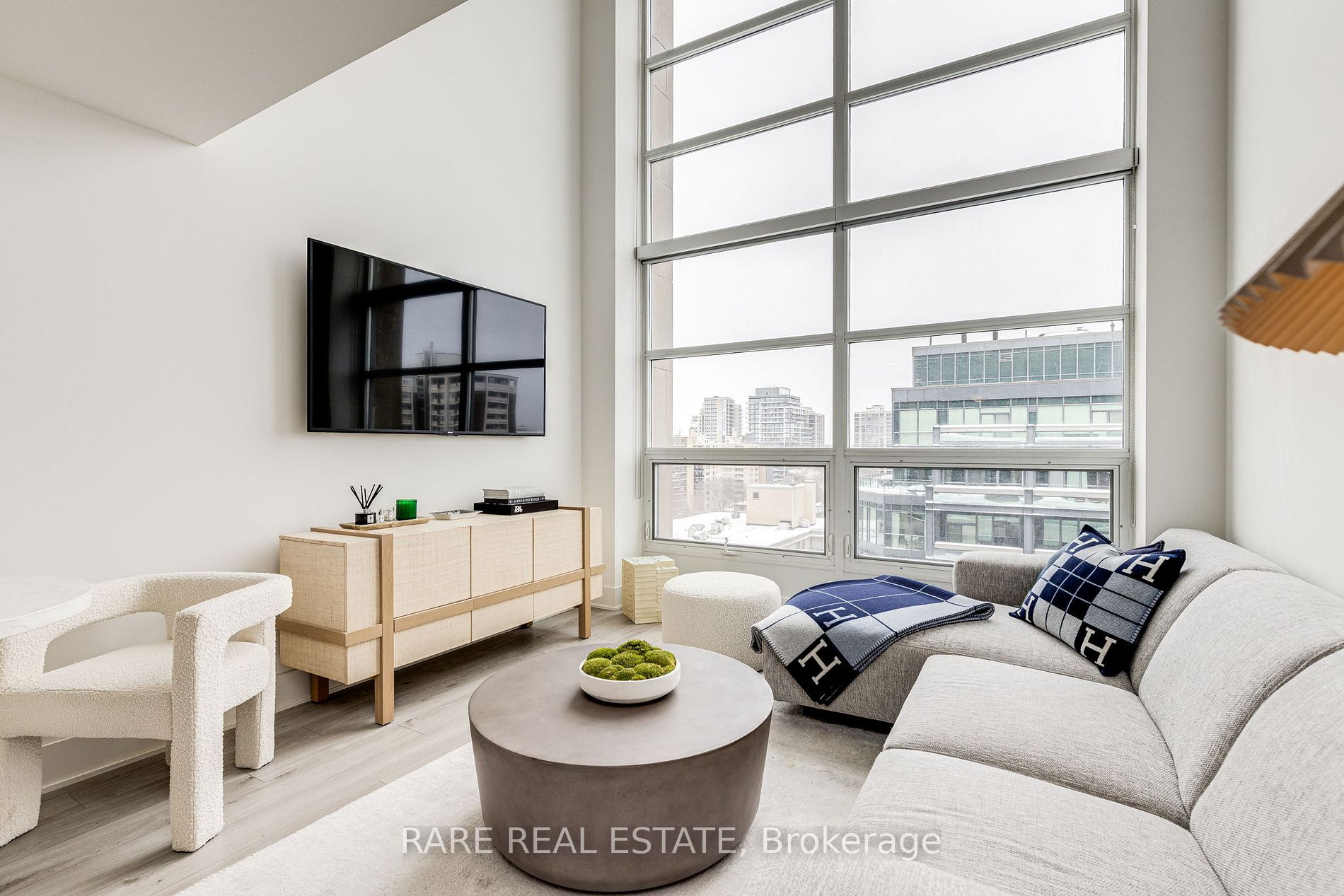 111 St. Clair Ave #904 - Toronto C02 - Yonge-St. Clair