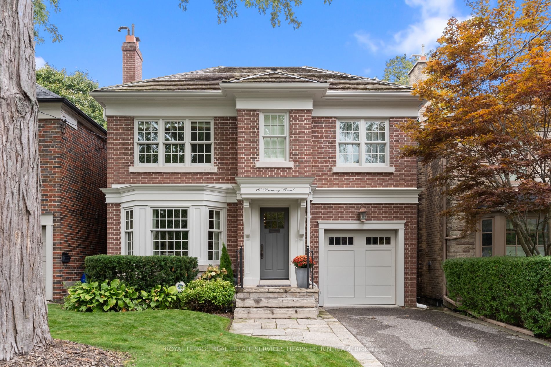 16 Rumsey Rd - Toronto C11 - Leaside