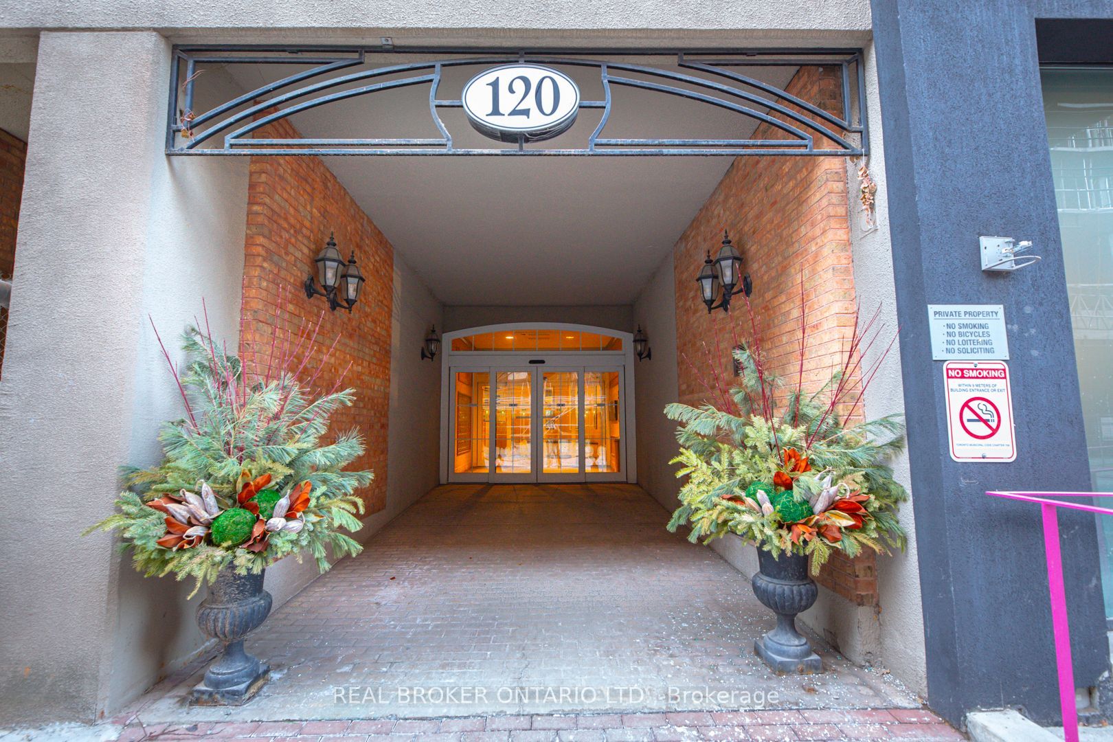 120 Saint Patrick St #1008 - Toronto C01 - Kensington-Chinatown