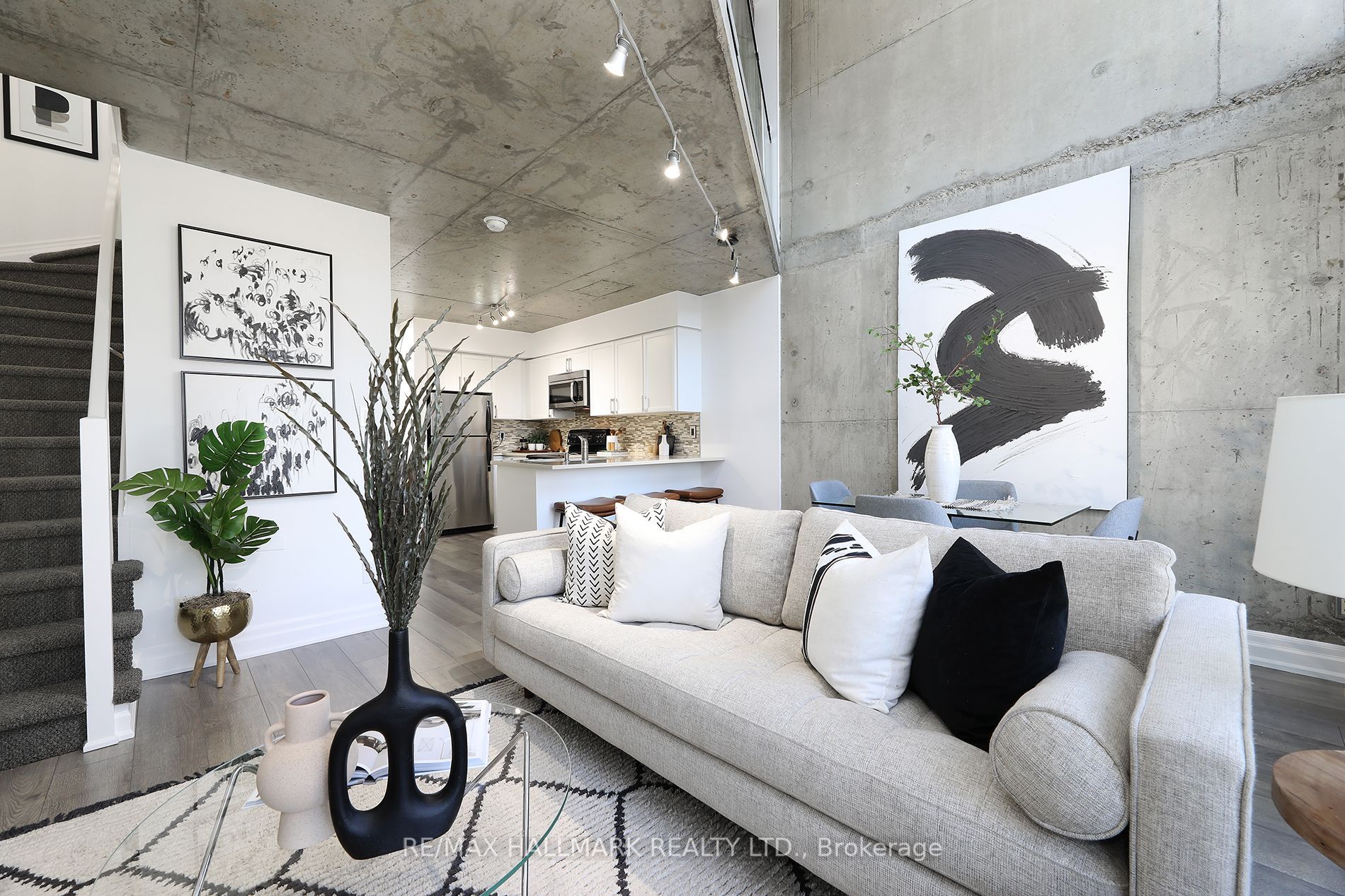 1029 King St #818 - Toronto C01 - Niagara