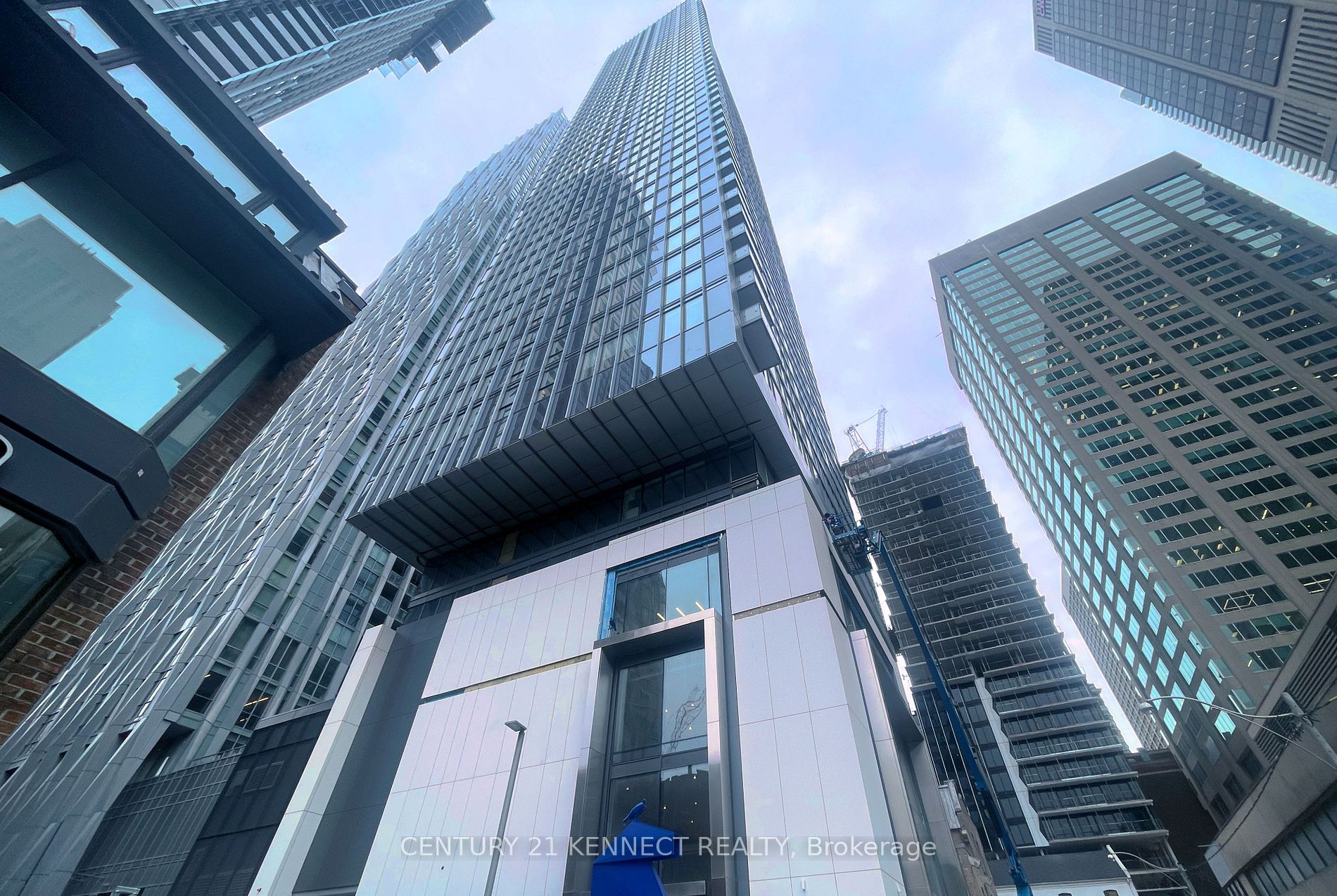 8 Cumberland St #3704 - Toronto C02 - Annex