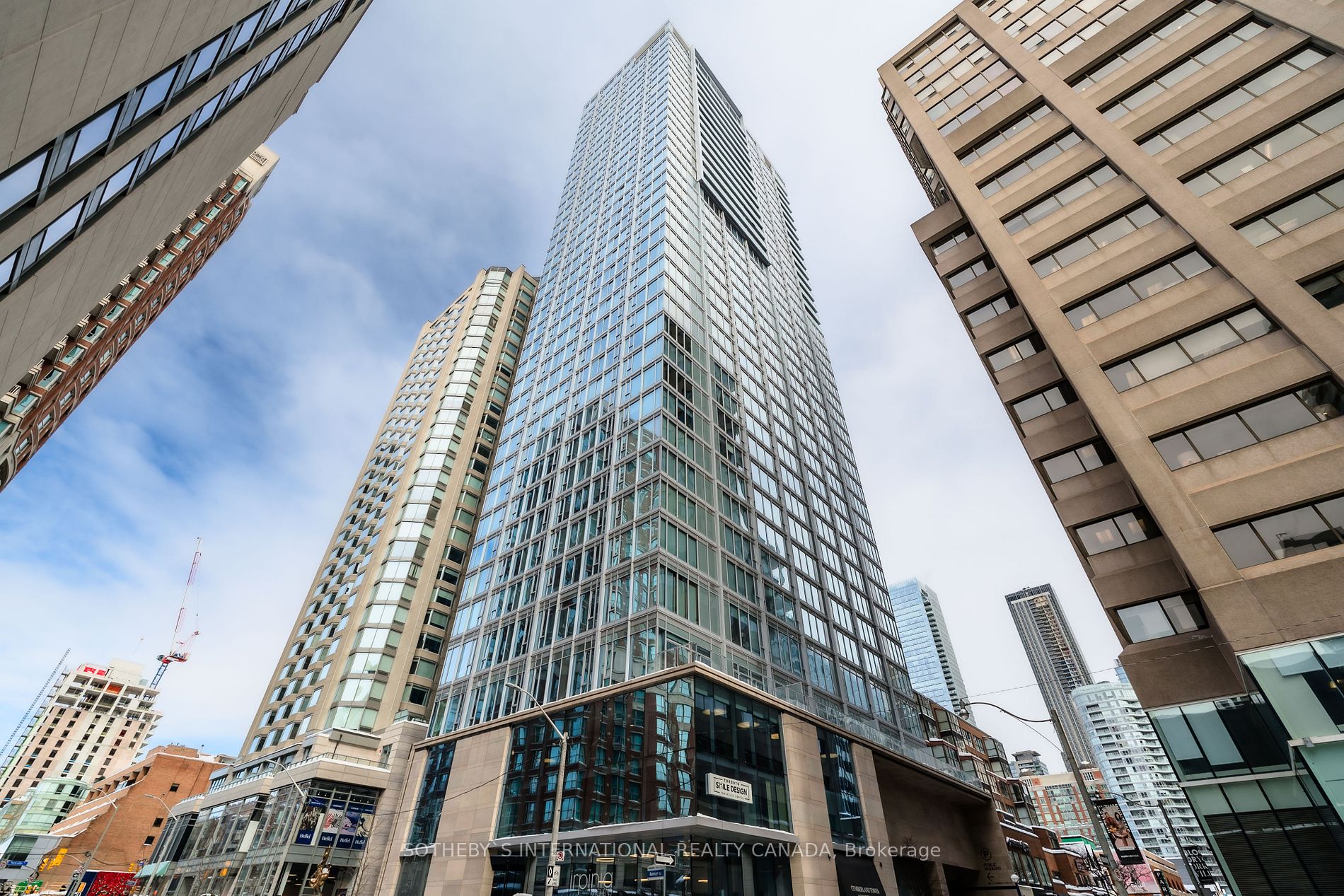 200 Cumberland St #3001 - Toronto C02 - Annex