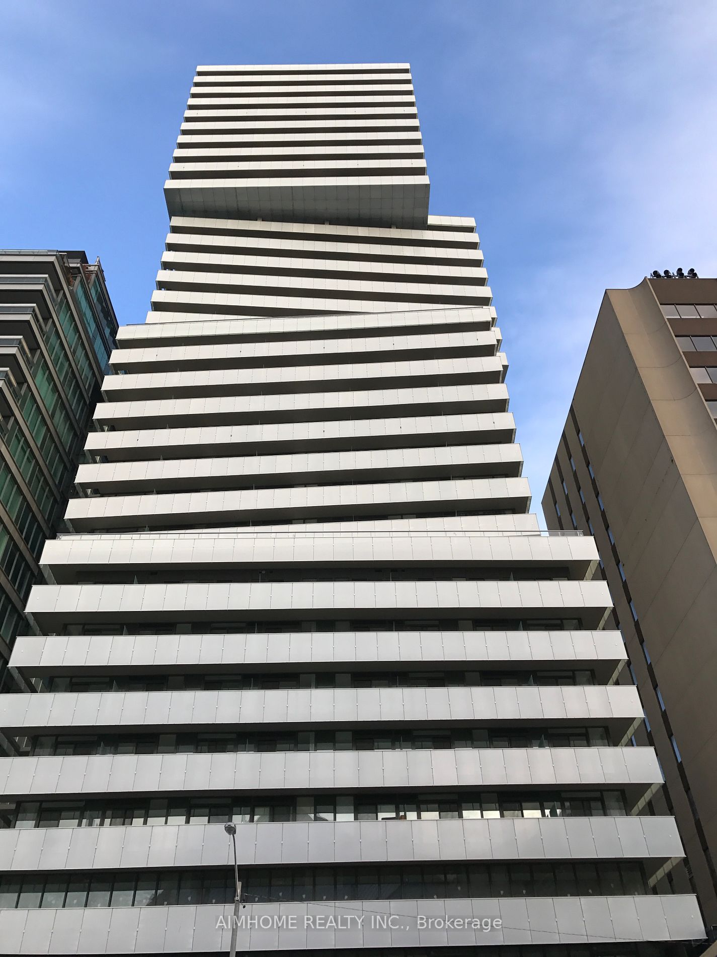 200 Bloor St #1902 - Toronto C02 - Annex