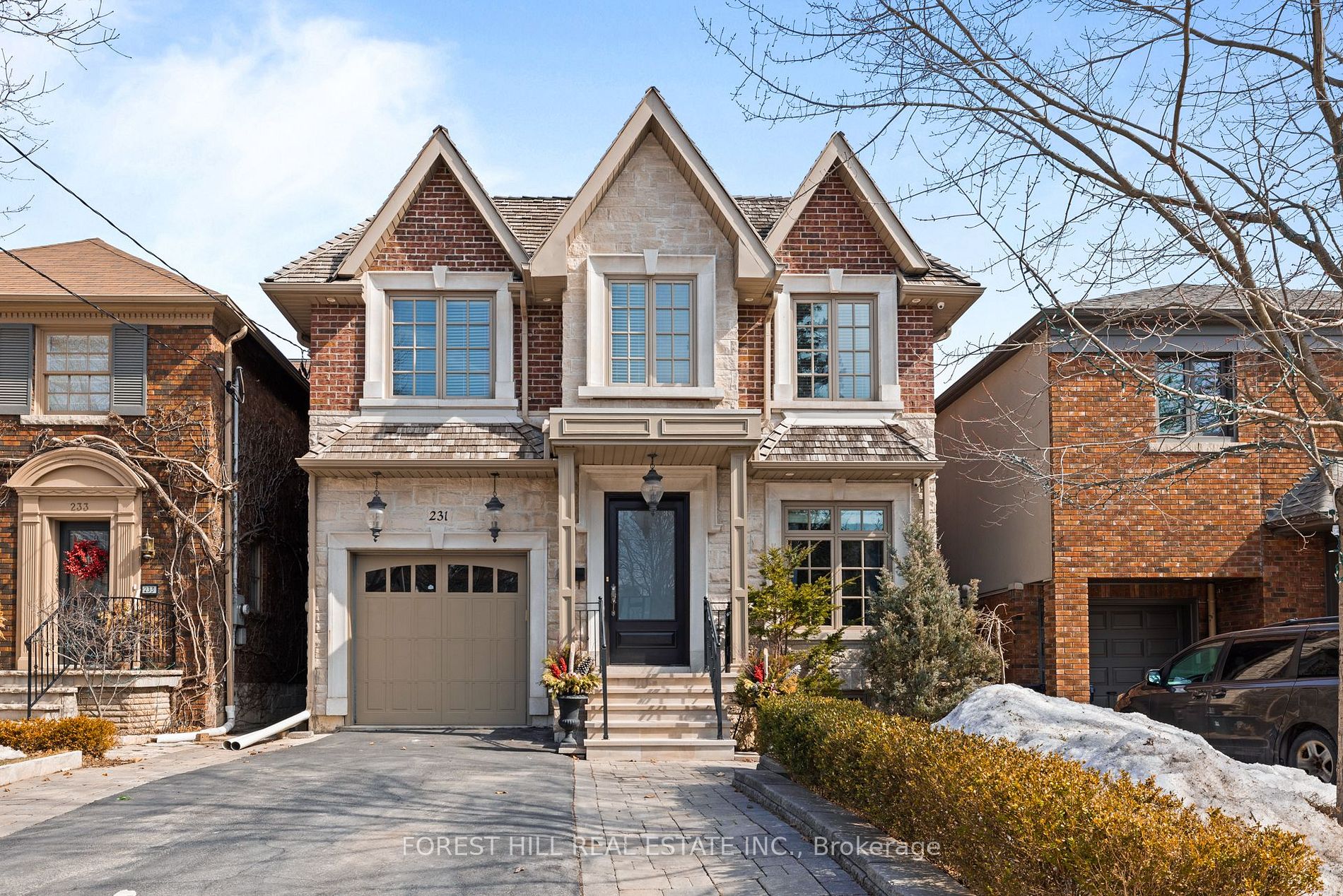 231 Hanna Rd - Toronto C11 - Leaside