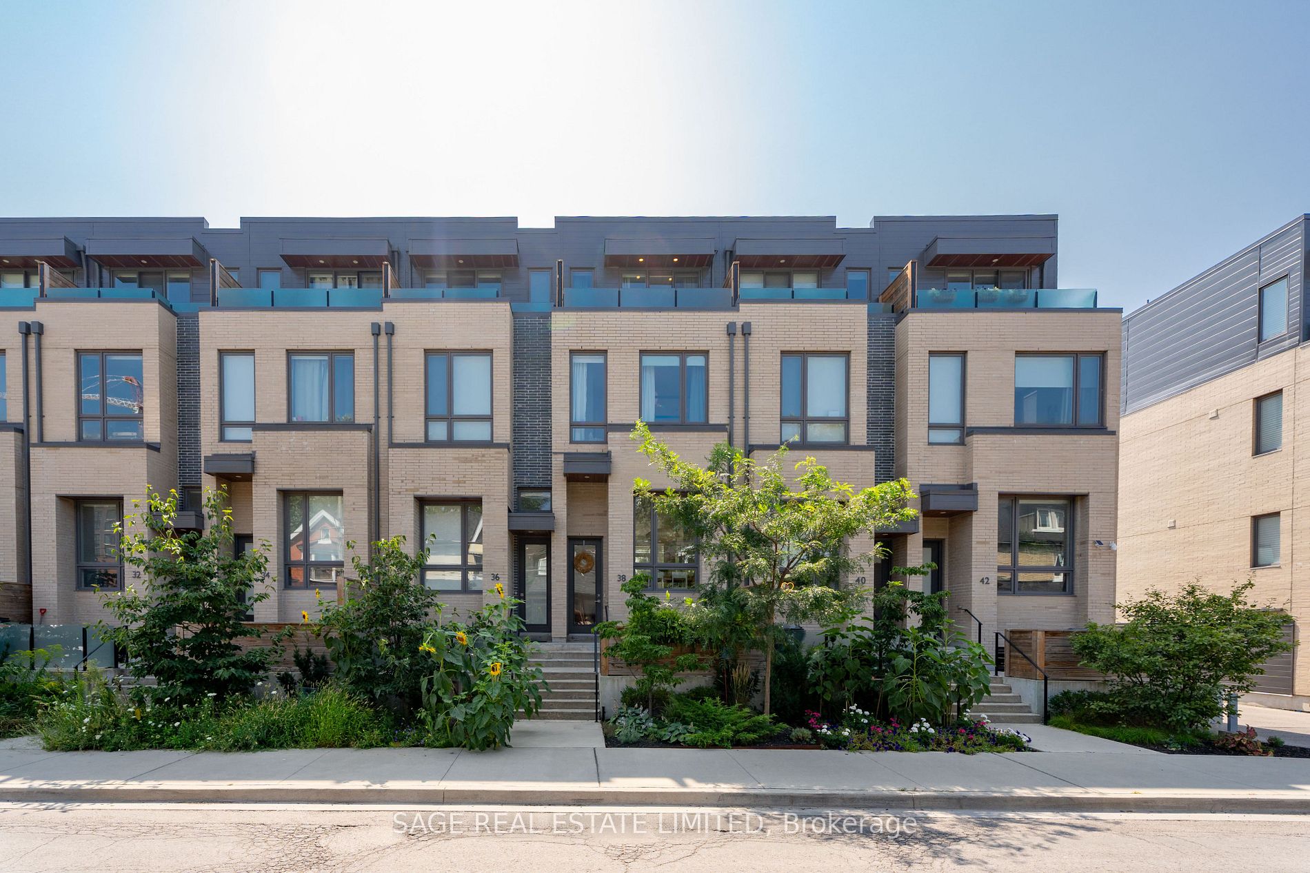 38 Perth Ave - Toronto C01 - Dufferin Grove