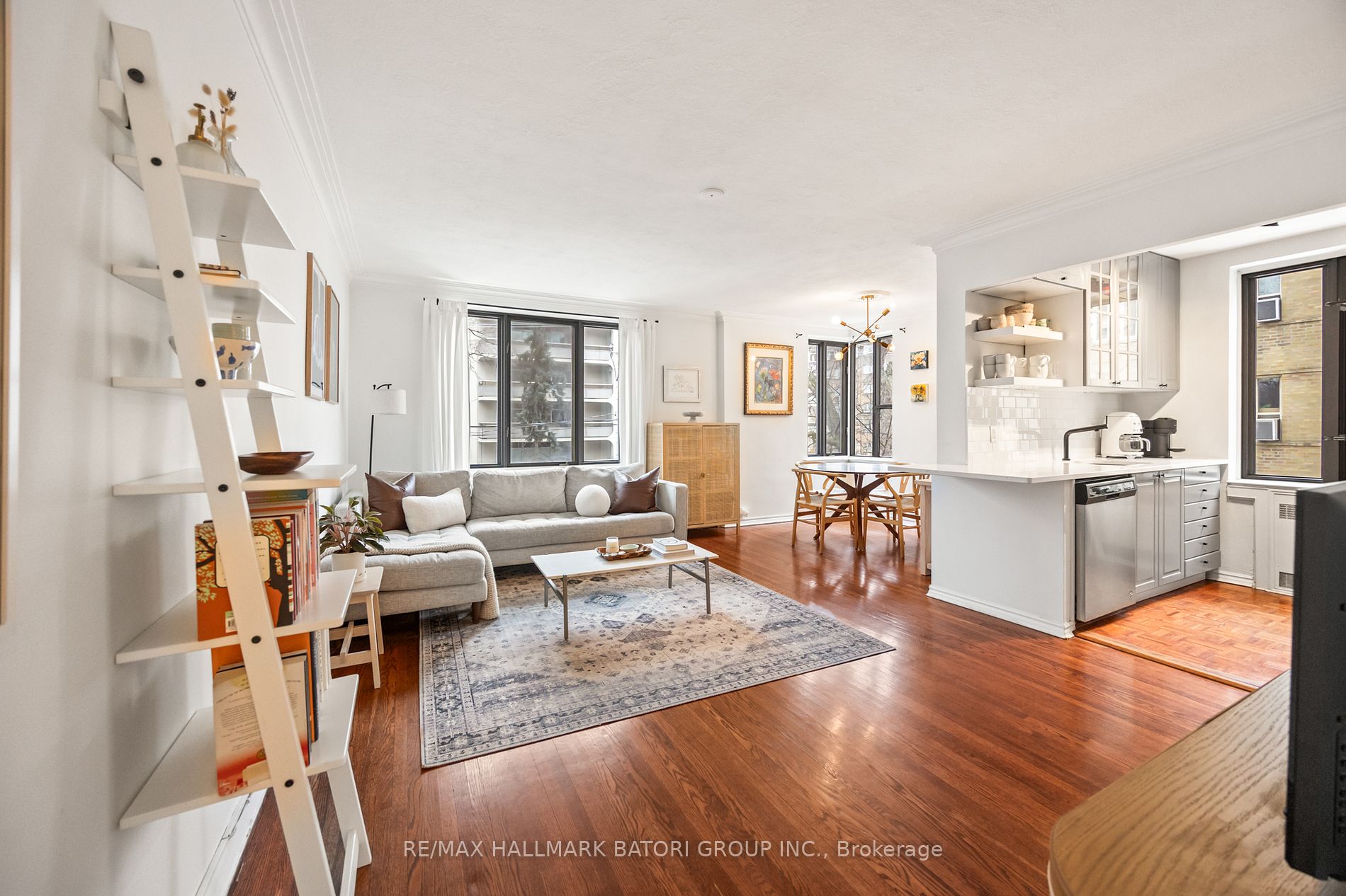 150 Farnham Ave #216 - Toronto C02 - Yonge-St. Clair