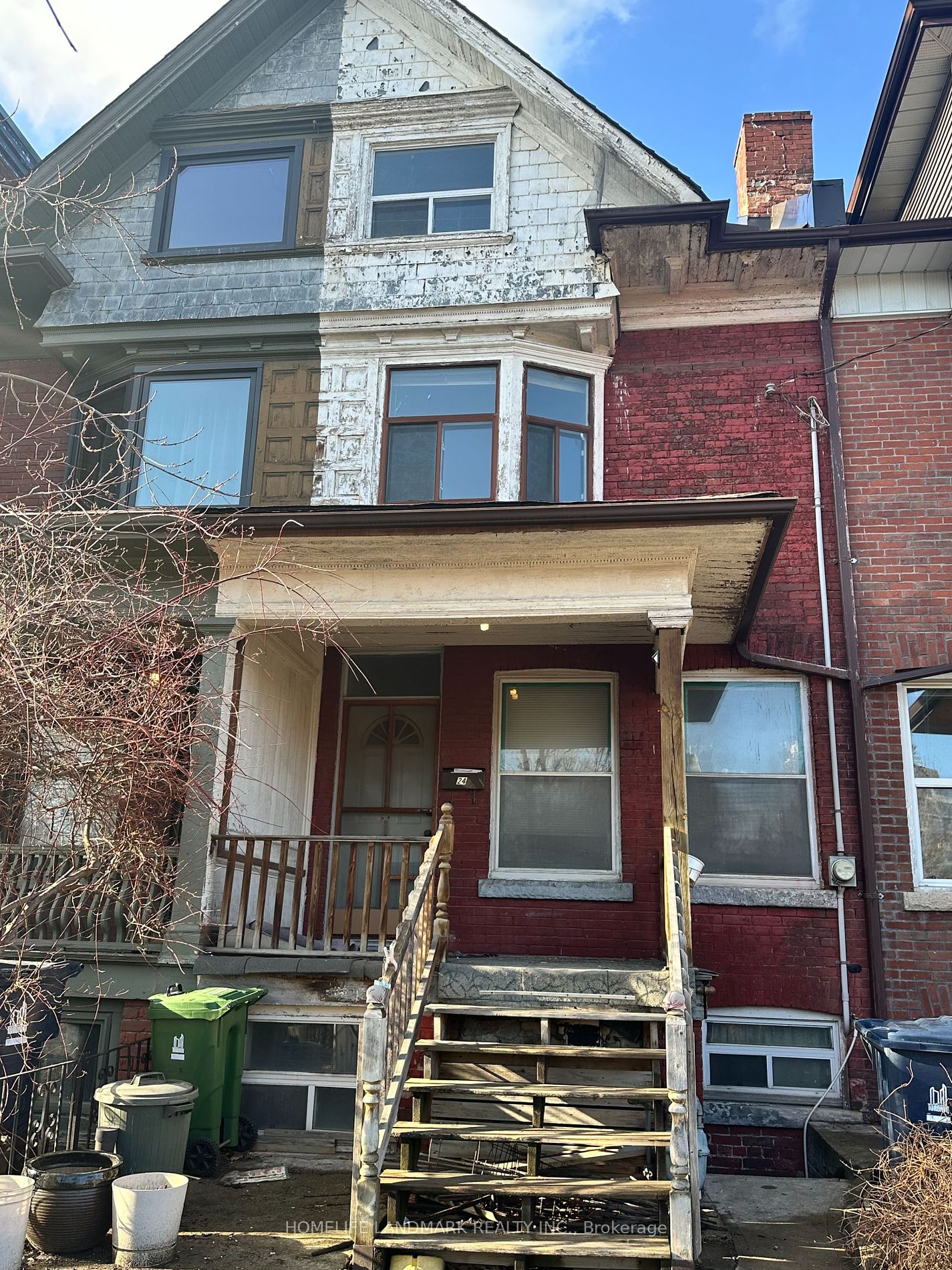 24 Denison Sq - Toronto C01 - Kensington-Chinatown