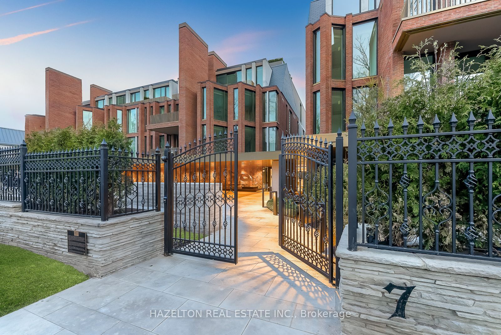 7 Dale Ave #305 - Toronto C09 - Rosedale-Moore Park