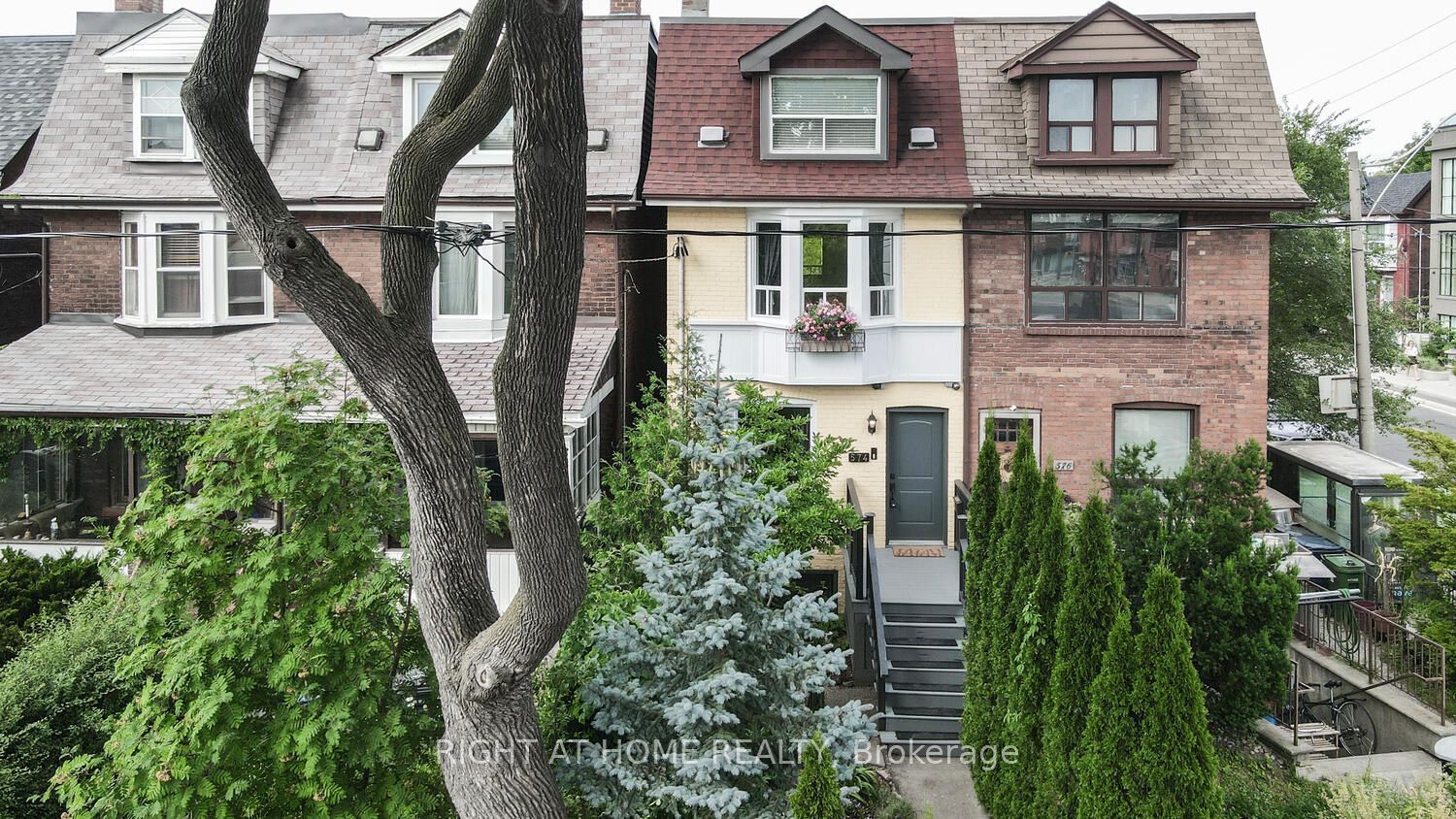 574 Crawford St - Toronto C01 - Palmerston-Little Italy