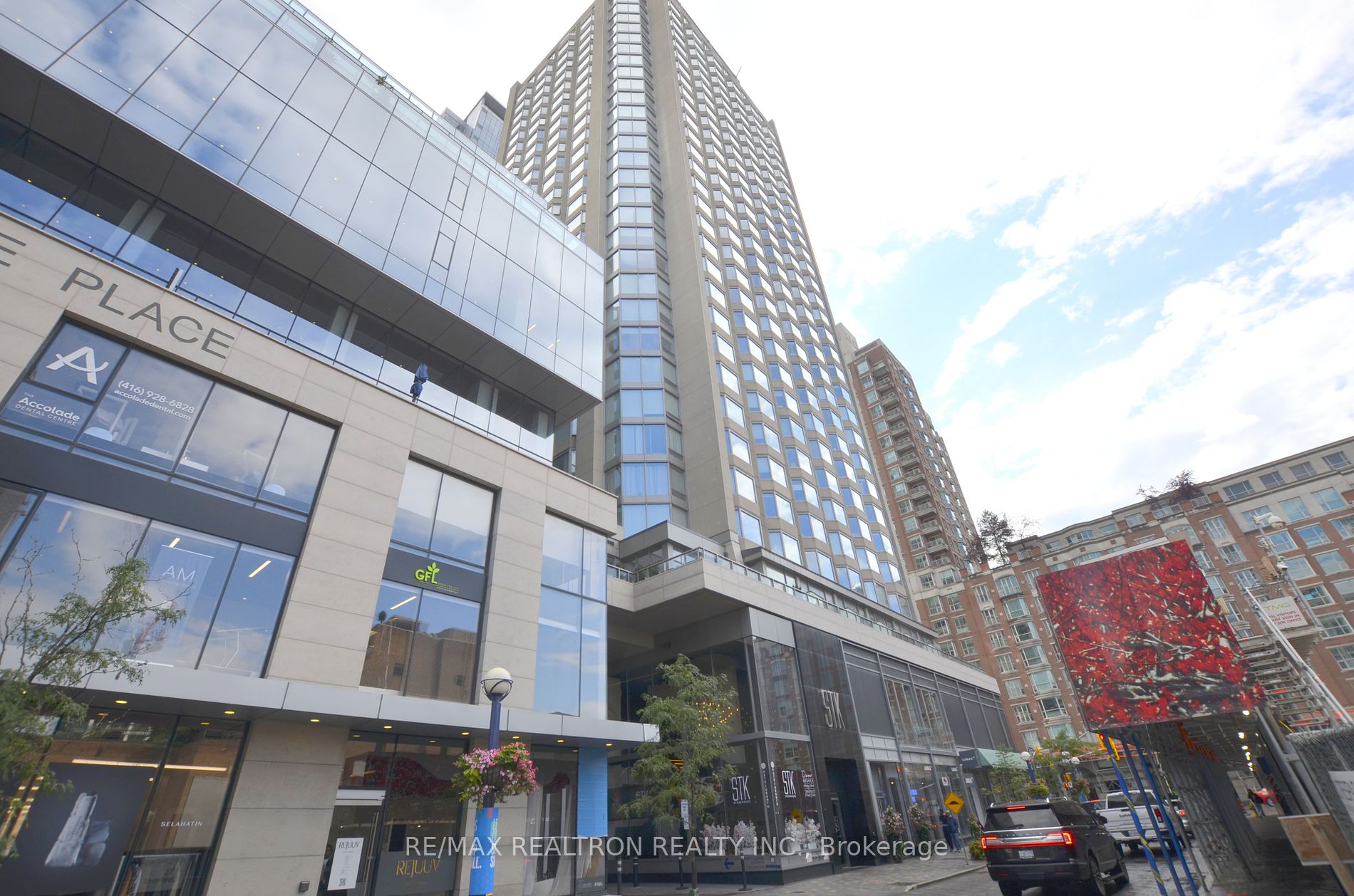 155 Yorkville Ave #713 - Toronto C02 - Annex