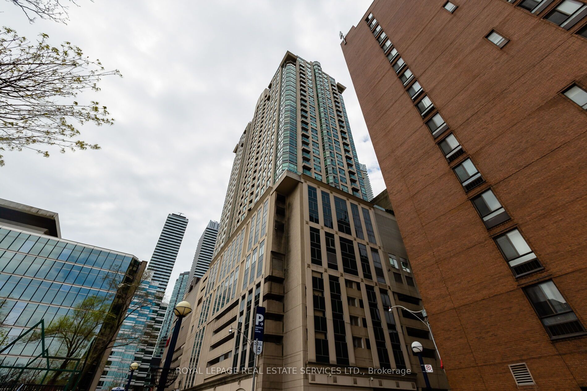 8 Park Rd #3307 - Toronto C09 - Rosedale-Moore Park