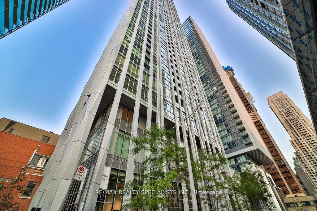 1 Yorkville Ave #5102 - Toronto C02 - Annex