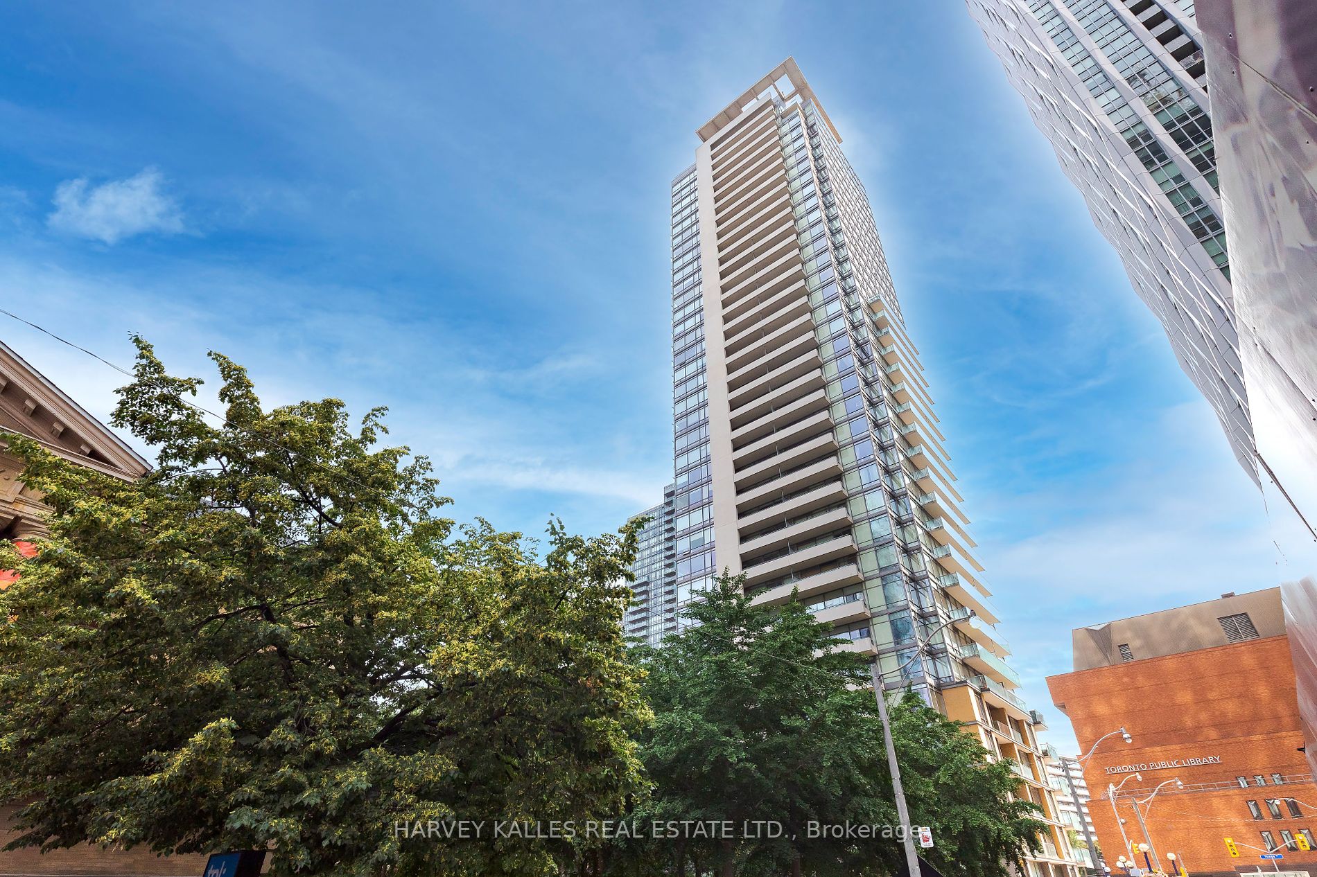 18 Yorkville Ave #2403 - Toronto C02 - Annex