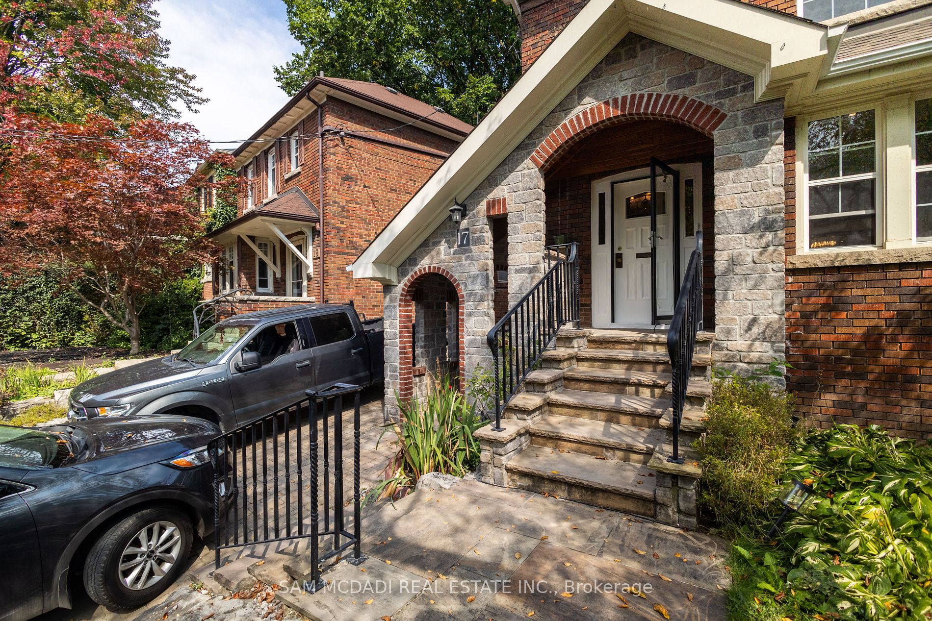 17 Duncannon Dr - Toronto C03 - Forest Hill South