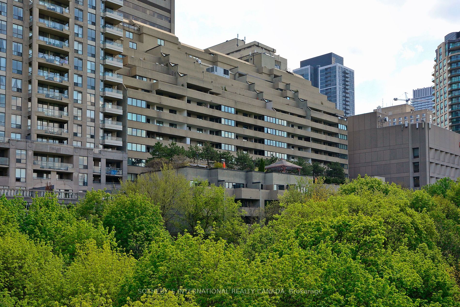 360 Bloor St #505 - Toronto C09 - Rosedale-Moore Park