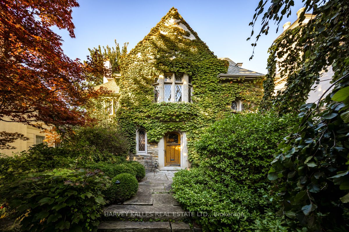 13 Old Forest Hill Rd - Toronto C03 - Forest Hill South