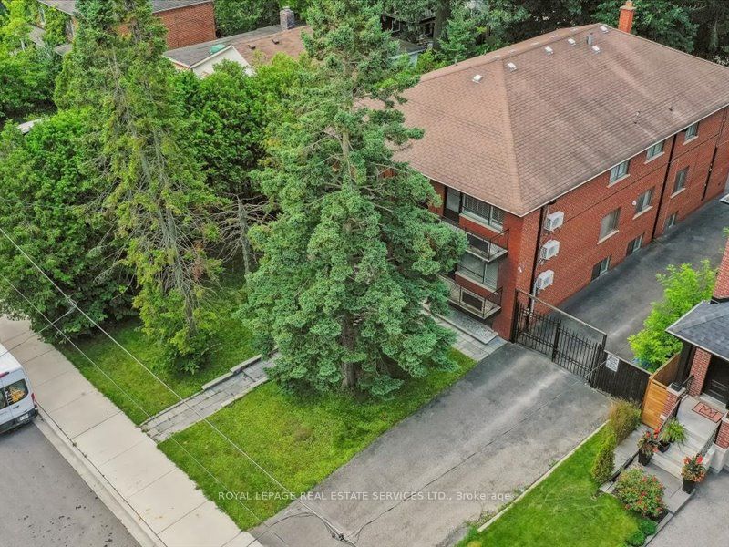 18 Thirty Third St - Toronto W06 - Long Branch