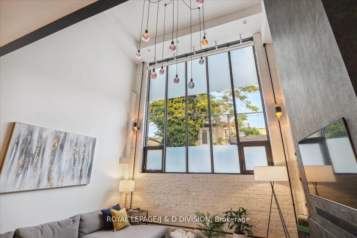 50 Bartlett Ave #TH 8 - Toronto W02 - Dovercourt-Wallace Emerson-Junction