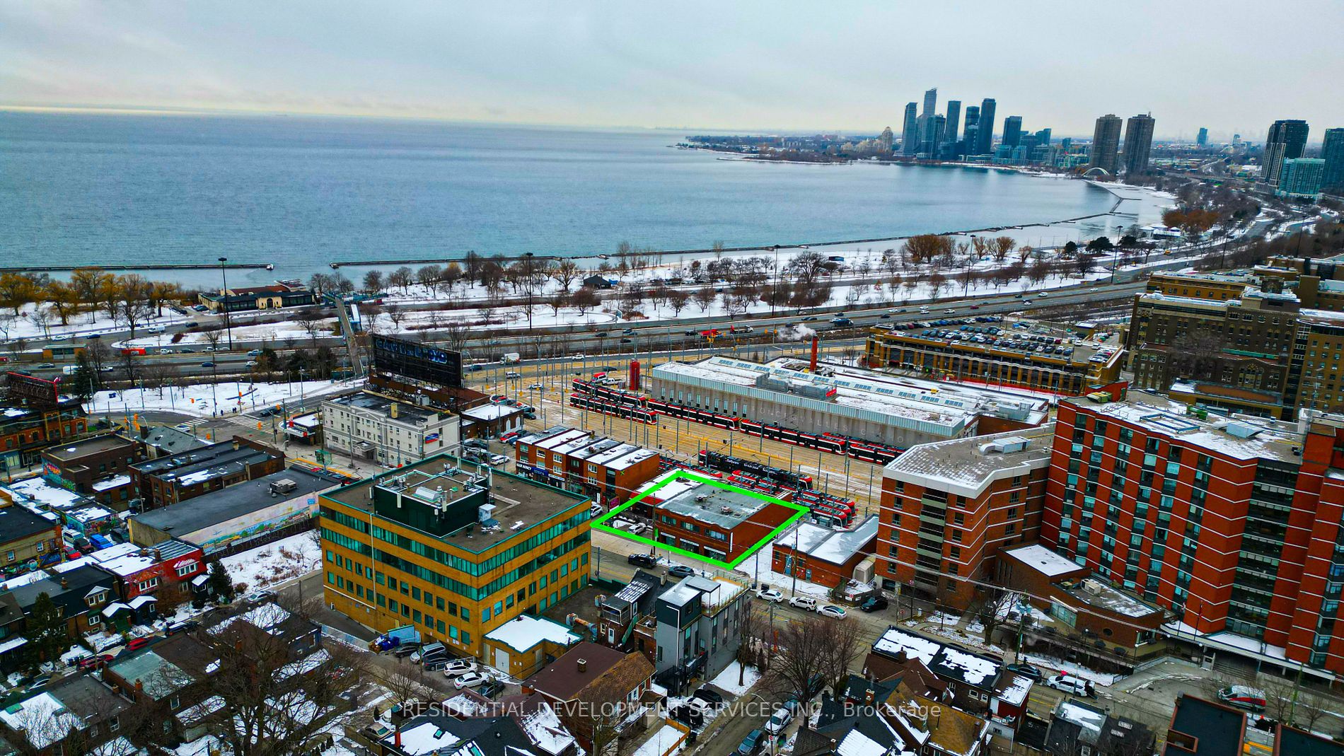 28 Roncesvalles Ave - Toronto W01 - Roncesvalles