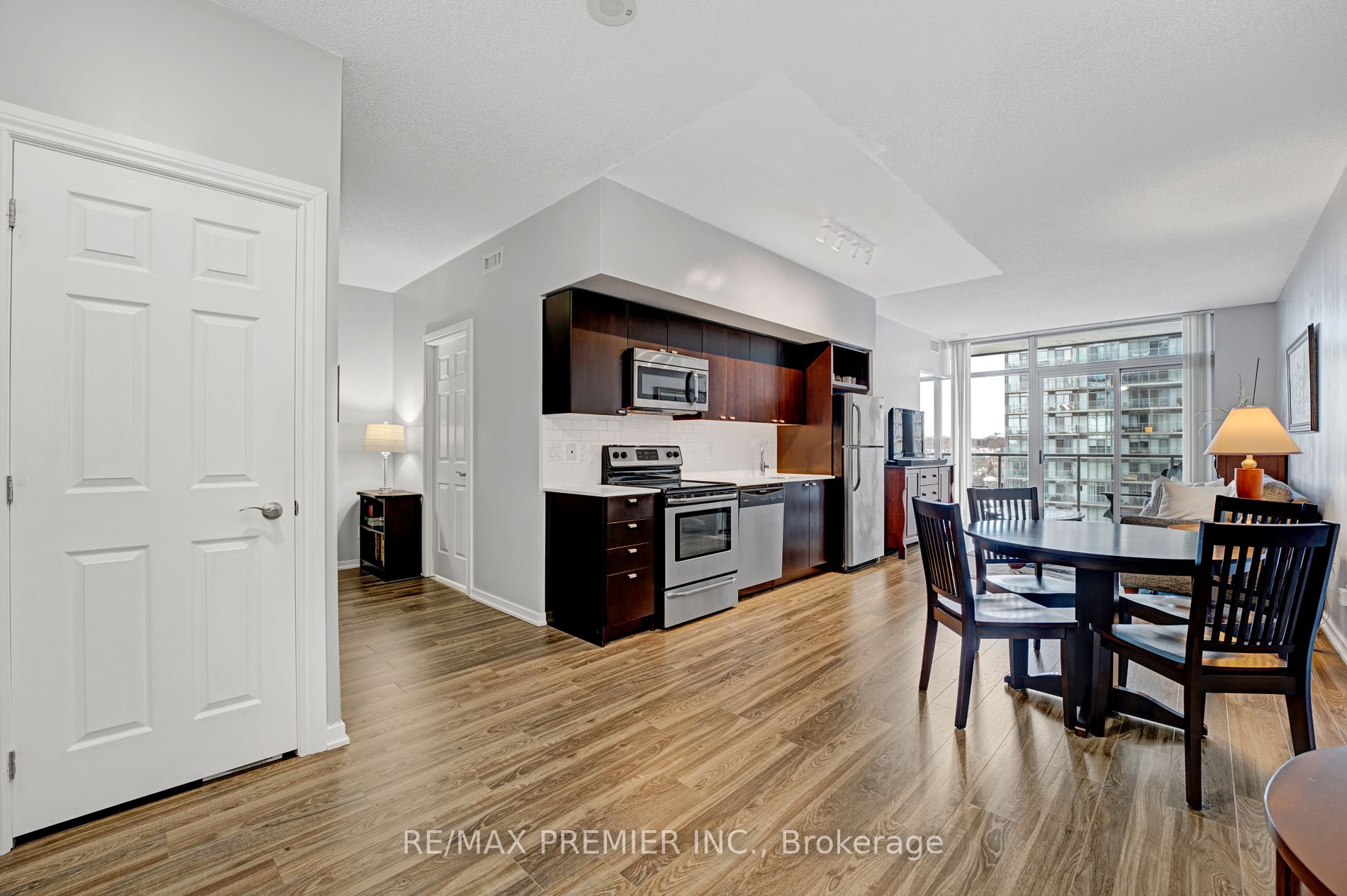 105 The Queensway  #714 - Toronto W01 - High Park-Swansea