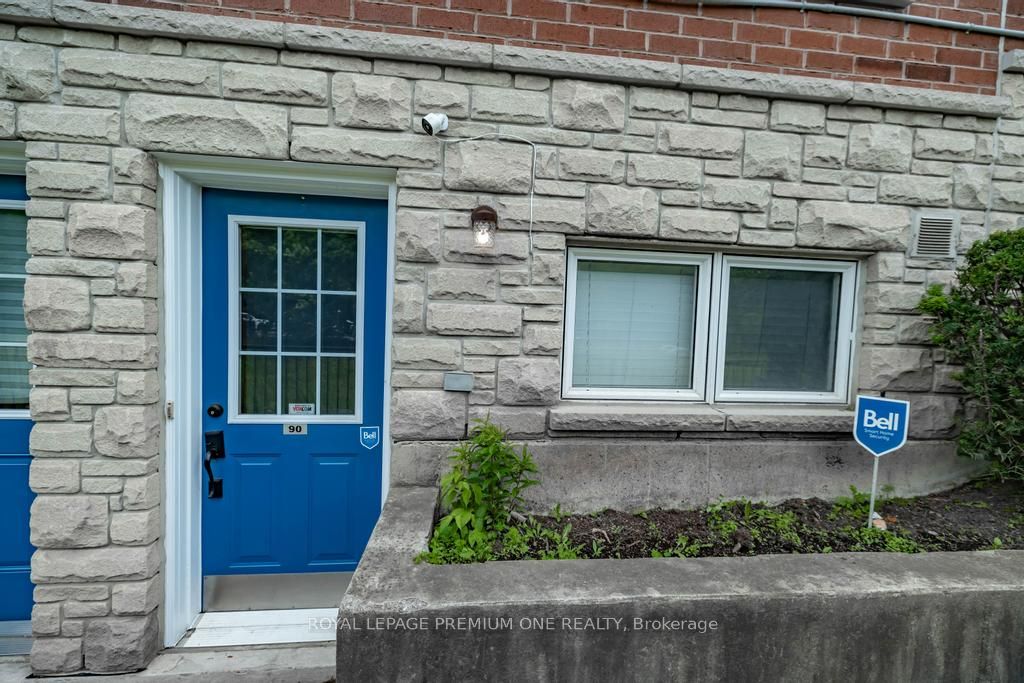 65 Turntable Cres #90 - Toronto W02 - Dovercourt-Wallace Emerson-Junction