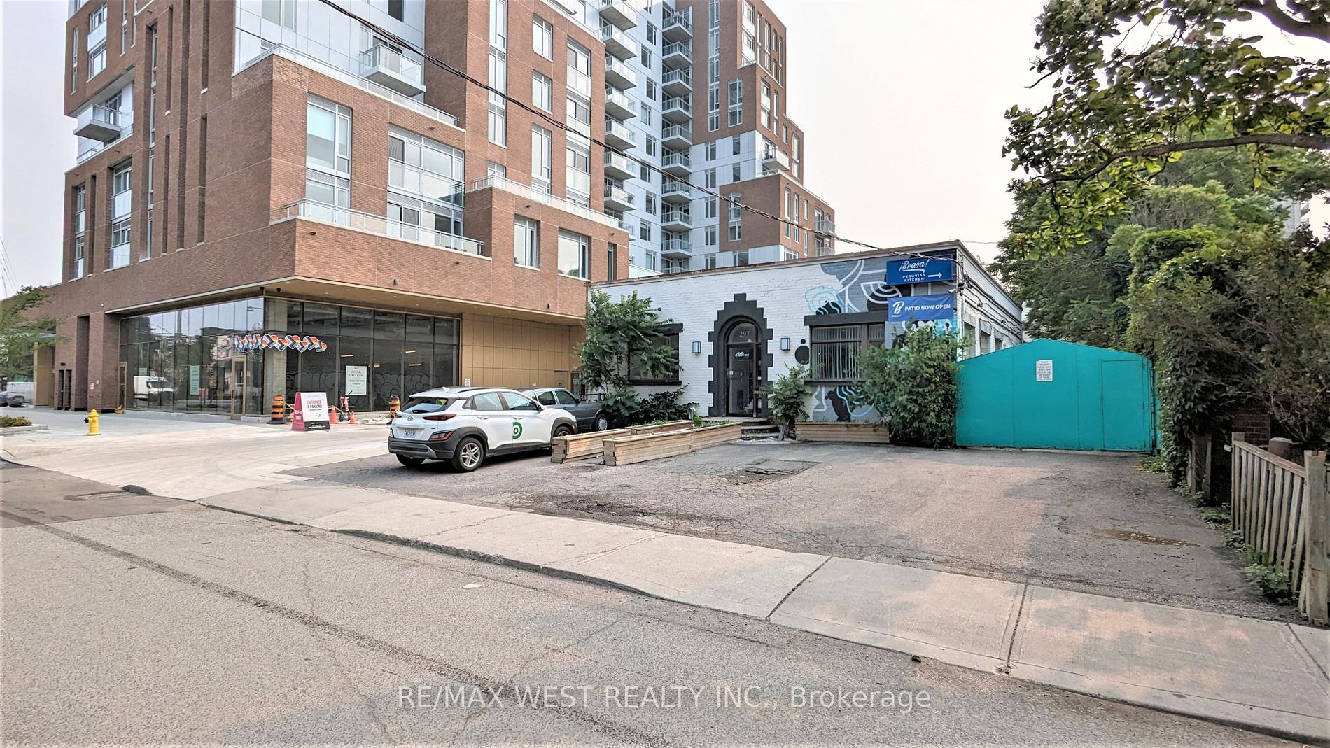 297 Campbell Ave - Toronto W02 - Dovercourt-Wallace Emerson-Junction