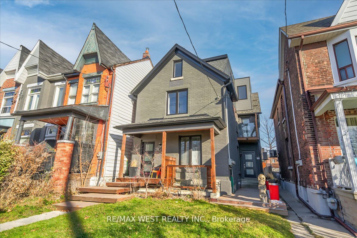 33 Edwin Ave - Toronto W02 - Dovercourt-Wallace Emerson-Junction