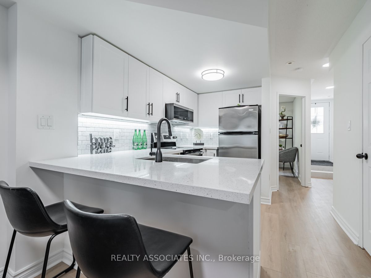 31 Foundry Ave #26 - Toronto W02 - Dovercourt-Wallace Emerson-Junction