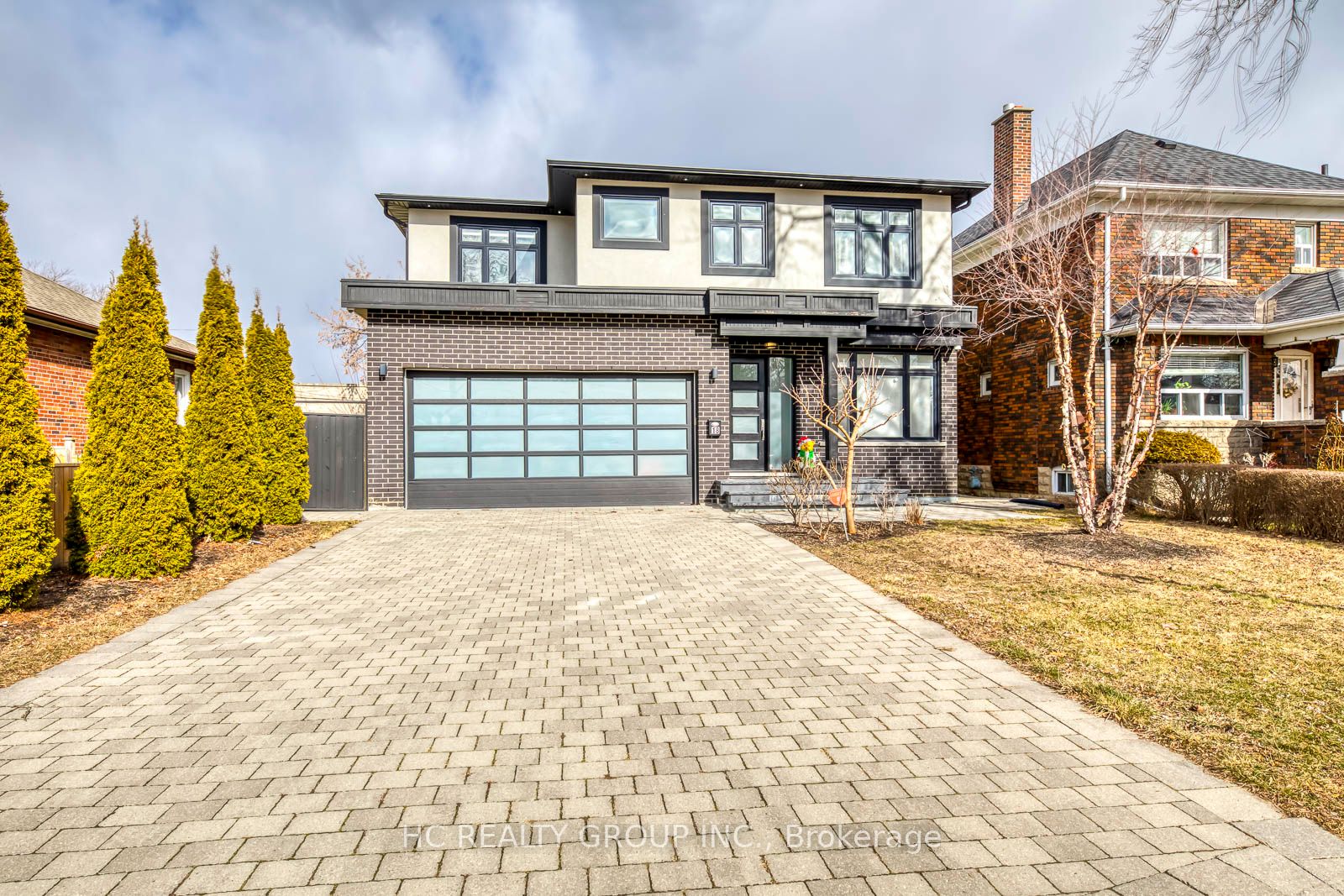 18 Ash Cres - Toronto W06 - Long Branch