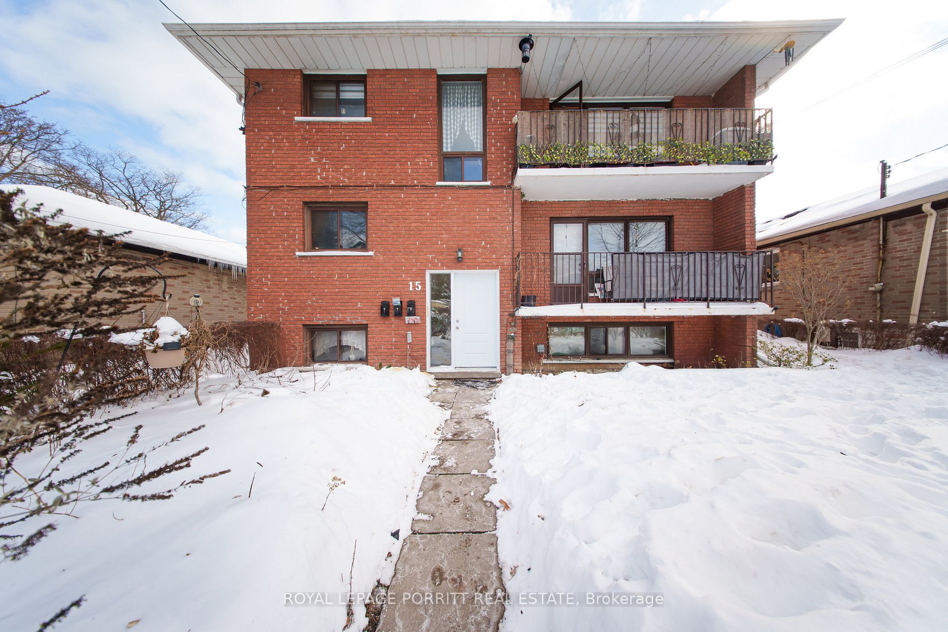 15 Muskoka Ave - Toronto W06 - Long Branch